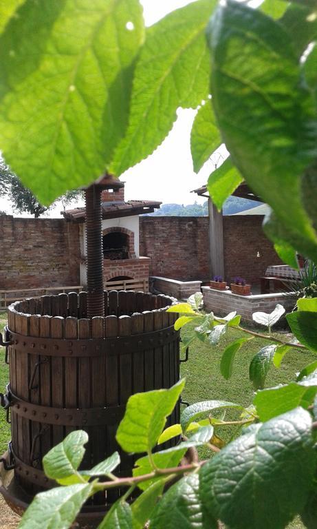 B&B La Coccarda Castell'Alfero Luaran gambar
