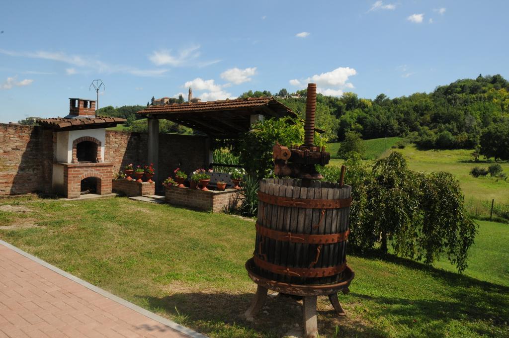 B&B La Coccarda Castell'Alfero Luaran gambar